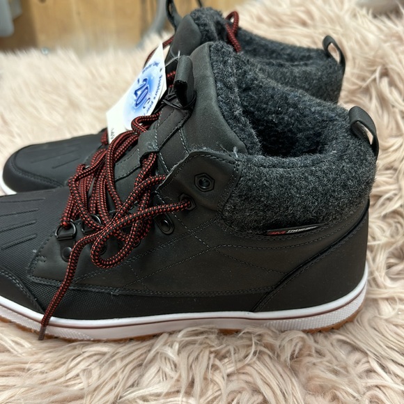 Men’s Boots - Picture 2 of 3